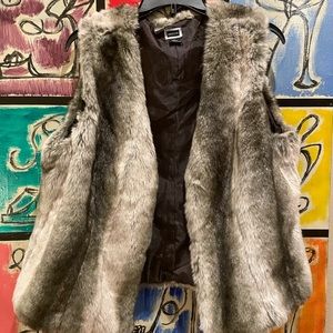 Renuar Faux Fur Vest (Size: 14)